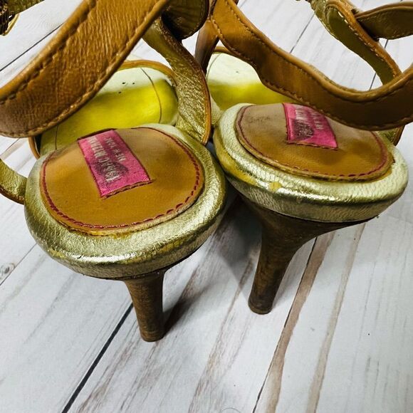 Isaac Mizrahi Isbelle Gold Tan Leather Woven Strap Heels - Picture 5 of 10